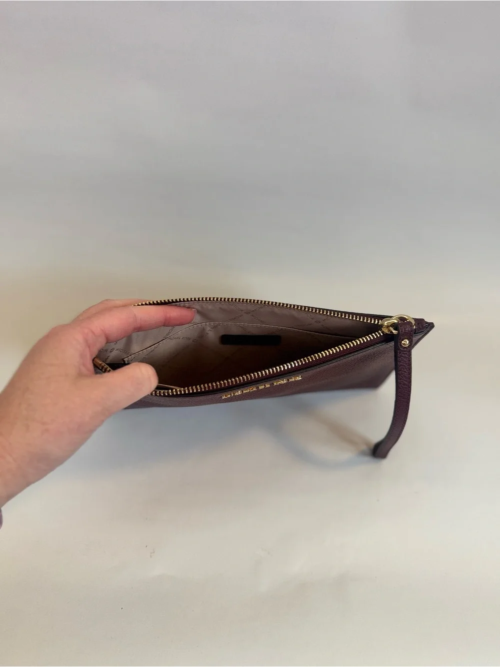 Michael Kors Women’s Jet Set Travel Burgundy Leather Wristlet with Gold Logo - Picture 3 of 9